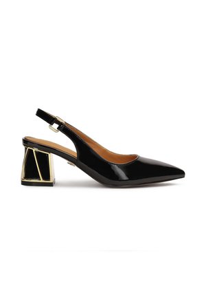 Pantof cu toc slingback din piele patenta neagra, cu varf ascutit, curea ajustabila si toc patrat cu accente geometrice aurii.