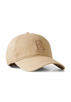 Beige baseballkasket med buet skygge og hævet, syet bogstav "B" på frontpanelet, sat mod en hvid baggrund.