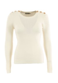 Maglione a trecce color crema con maniche lunghe e bottoni dorati sul dettaglio della spalla.