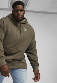 Puma BETTER CLASSICS - Jersey con capucha - chocolate chip