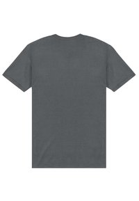 Tmavě šedé tričko s krátkým rukávem a kulatým výstřihem, vyrobené z měkké bavlny, se vzadu hladkým povrchem bez designu nebo akcentů.