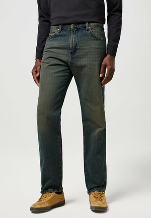Wrangler FRONTIER - Vaqueros rectos - nebulablack
