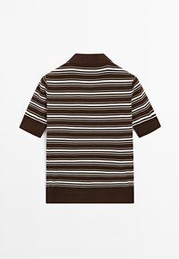 Brun kortærmet polo t-shirt med hvide vandrette striber, en klassisk krave og ribbede manchetter, lavet af et struktureret strikstof.