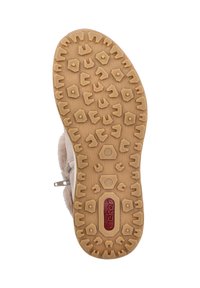 Suela de bota de invierno beige con un patrón de superficie profundo, tamaño 37, y el logo rojo "rieker" visible cerca del talón.