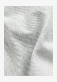 Unselected, light grey
