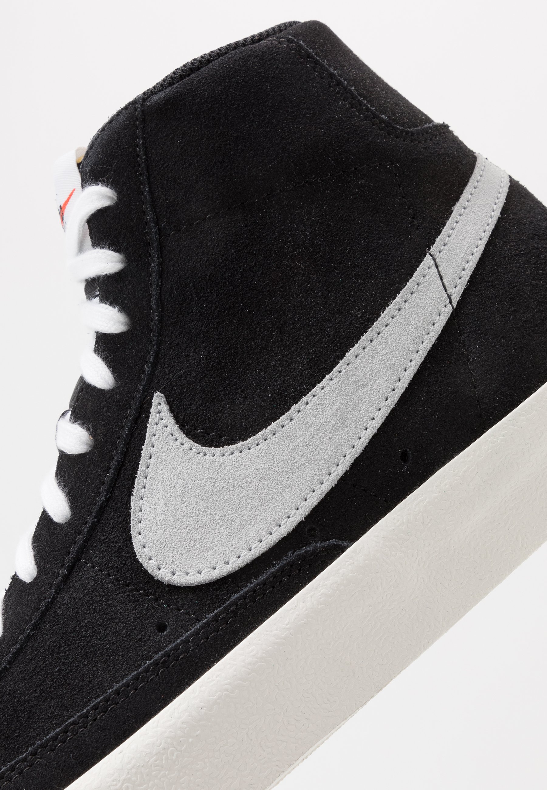 nike blazer negras