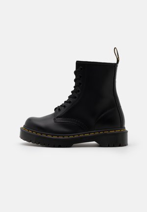 Botines con cordones - black