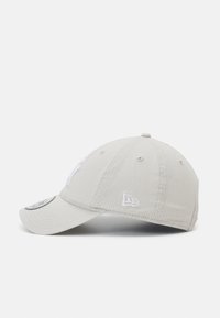 New Era WASHED 9TWENTY UNISEX - Cap - stone/white