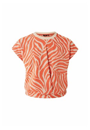 Top a maniche corte in corallo arancione con strisce bianche a zebbra, con collo rotondo e vestibilità comoda, realizzato in morbido tessuto misto cotone.