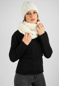 Dalle Piane Cashmere BRAIDED  - Tubehalstørklæder - white