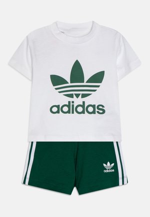 SET - Short - dark green