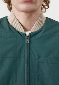 Pompeii PADDED JACKET - Jachet�ă subțire - emerald