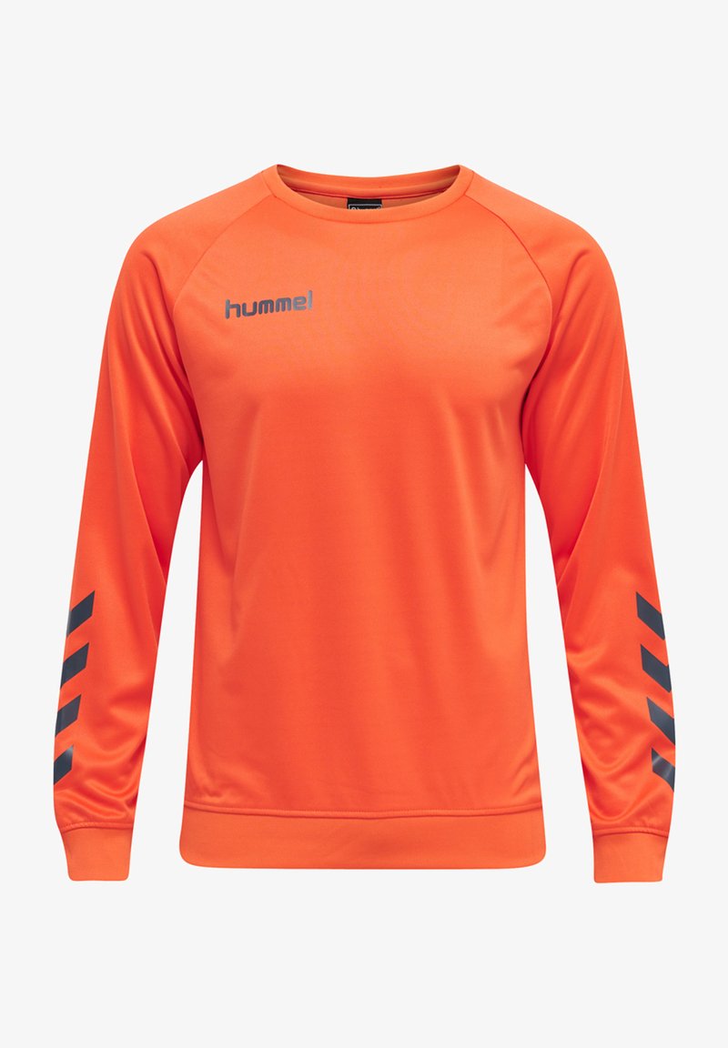 Orangenes Sport-Sweatshirt mit langen Ärmeln, Rundhalsausschnitt und schwarzen Chevron-Mustern entlang der Ärmel. Hergestellt aus einem glatten, synthetischen Stoff.