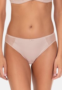 Beige Damen-Hipster-Unterhosen aus glattem Stoff mit Netzseitenteilen und einem kleinen Frontschleifen-Detail. Subtile Struktur an den seitlichen Einsätzen.