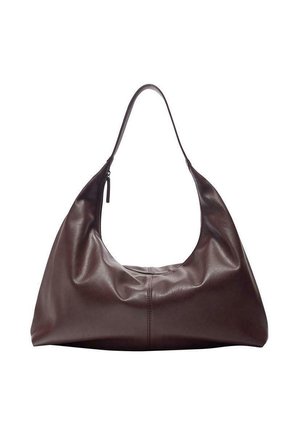 Donkere bruine leren schoudertas met een enkele riem en een ritssluiting aan één kant, zachte slungelige structuur en een gladde textuur.