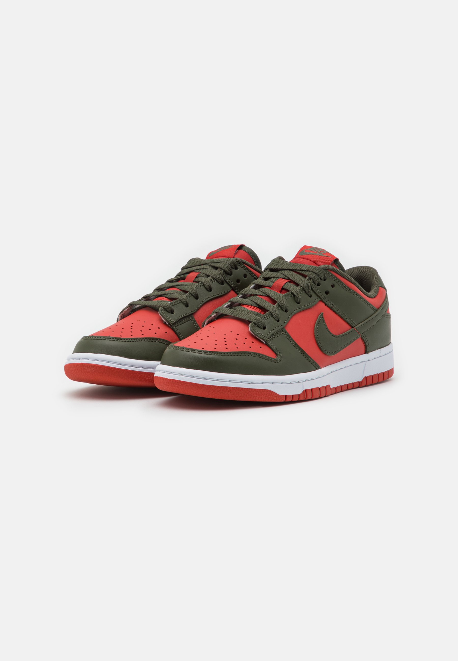 Nike Sportswear - Sneakersy niskie/czerwony - Zalando.pl