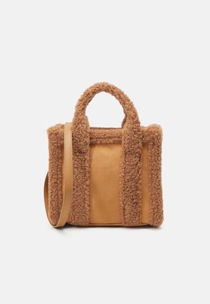 PCOTATA CROSSBODY BAG - Kabelka - adobe