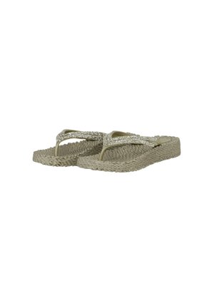 Beige vævede kilehælssandaler med glitrende stropper og tåremme i tåsandalsstil, vist side om side på en hvid baggrund.