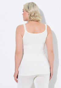 Ulla Popken CAMI - Unterhemd/-shirt - creamy white