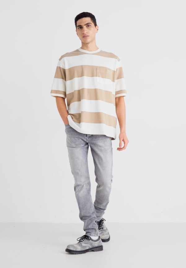 SERVANDO MID RISE - Slim fit jeans - lario wash3