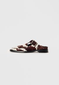 GIANNA - Muiltjes - white/brown