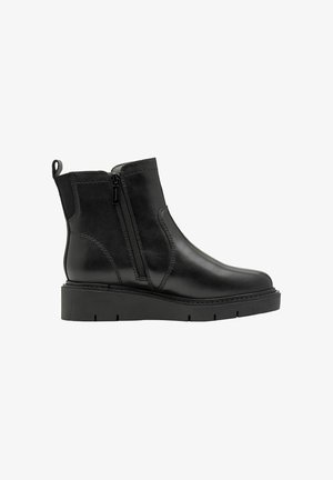 Sile mustad ankle-boots, mis on valmistatud siledast nahast ja millel on külgfulluksoon, elastne paneel, paks kummist tall ja tagumine tõmbeavade.