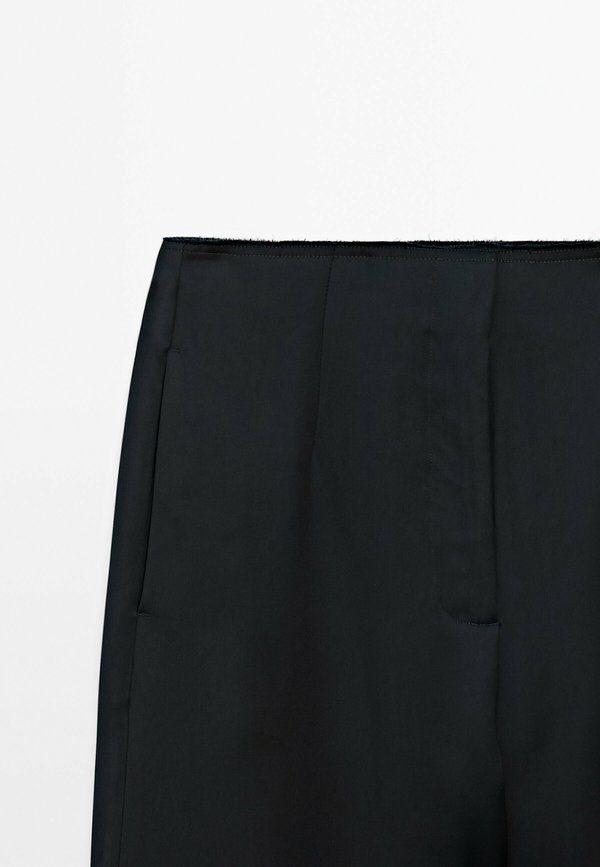 FLOWING TEXTURED - Chinos3