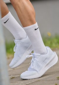 Unselected, white/pure platinum/wolf grey