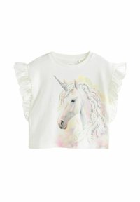Witte t-shirt met korte mouwen en gerimpelde mouwen, met een eenhoornprint in pastelkleuren en glinsterende accenten op de manen.
