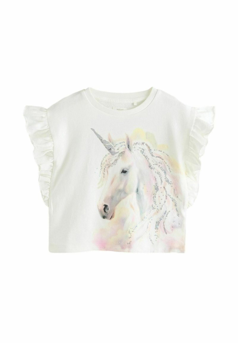 Witte t-shirt met korte mouwen en gerimpelde mouwen, met een eenhoornprint in pastelkleuren en glinsterende accenten op de manen.