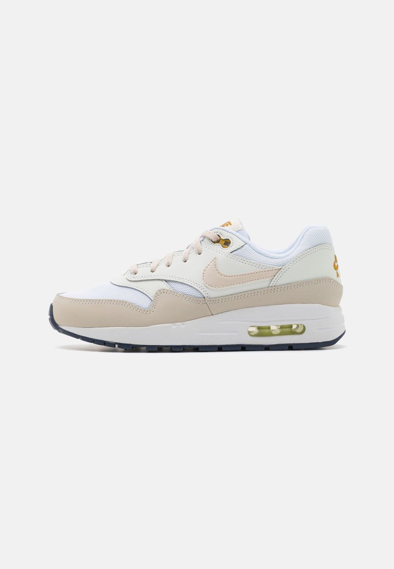 Nike Sportswear AIR MAX 1 UNISEX - Sneakers laag - white/light orewood brown/bronzine/barely