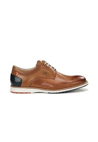 Zapato de cuero marrón con acabado suave, cuenta con un acento en el talón en color marino, suela blanca y costuras ligeras. Diseño con cordones y detalles mínimos.