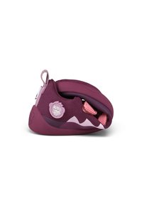 Chaussure d'escalade en bordeaux foncé avec une tige textile lisse et une semelle extérieure en caoutchouc. Dispose d'une lanière rose et d'un détail logo. Design profilé bas.