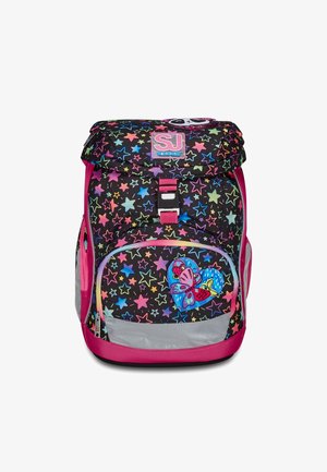 Zaino nero con motivi di stelle multicolori, dettagli rosa e una patch a forma di farfalla. Presenta un cappuccio superiore e un ampio scomparto frontale.