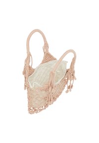 Strikket netpose i blød pink med creme inderside, med to håndtag og dekorative pompomer. Den trekantede form fremhæver dens unikke design.