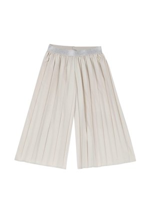 Culottes plissées beige clair avec une taille élastique argentée et un petit accent métallique. Conçues avec une texture lisse et des jambes larges.