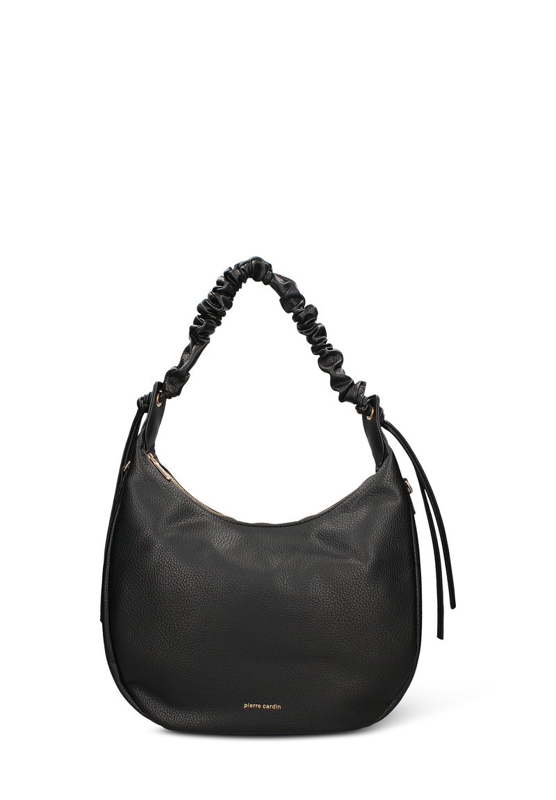 Sac à main en cuir noir à la forme ample. Il est doté d'une bandoulière froncée et de fines franges pendantes. Un logo doré est positionné en bas.