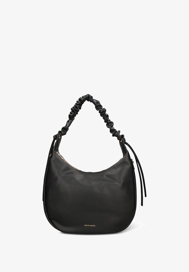 Sac à main en cuir noir à la forme ample. Il est doté d'une bandoulière froncée et de fines franges pendantes. Un logo doré est positionné en bas.