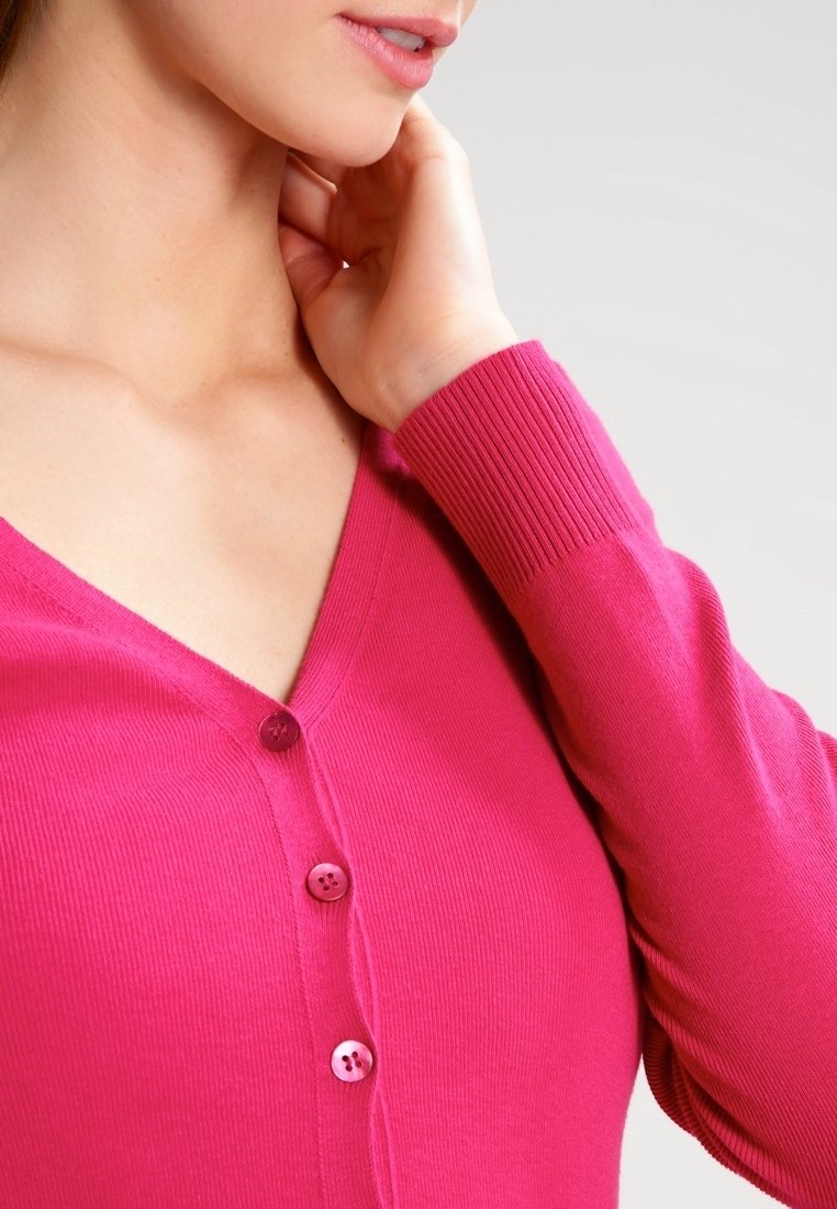 Pull Finition Rasée Cardigan Femme United Colors Of Benetton - Laine Mérinos Pure - Coupe Coréenne Cardigan Femme Benetton