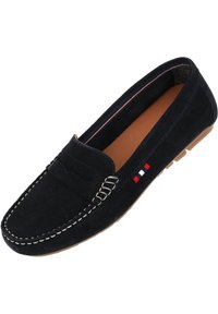 Marineblauer Wildlederloafer mit gestickten Details, als Schlupfschuh designt, braune Lederinnensohle und einem kleinen roten, weißen und blauen Akzent nahe der Ferse.