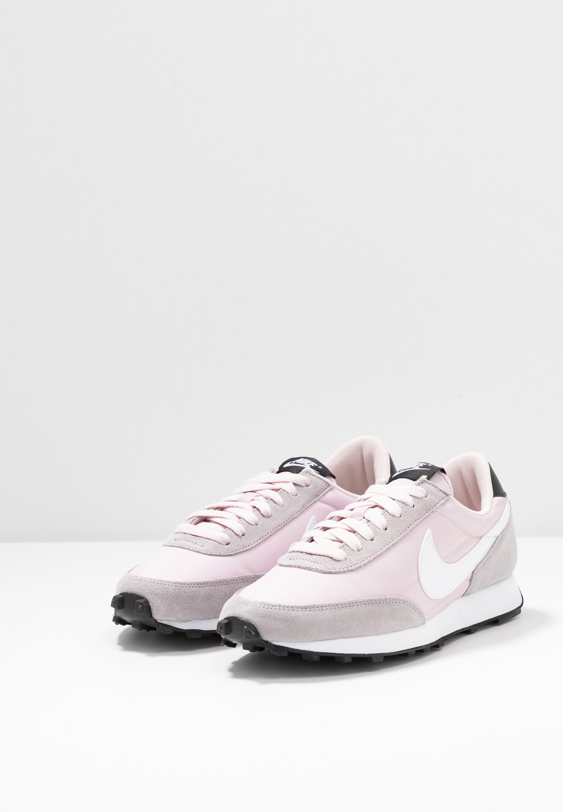 Nike Sportswear DAYBREAK Baskets basses barely rose Nike Sportswear DAYBREAK Baskets basses barely rose