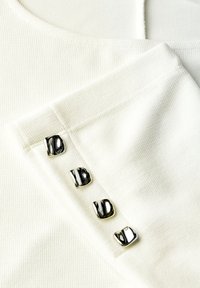 Street One MIT KNOPFDETAIL - Maglietta a manica lunga - weiß