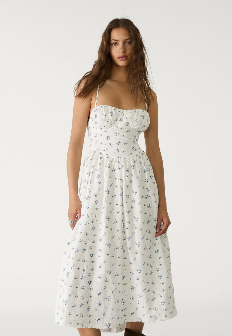 Stradivarius PRINTED  - Vapaa-ajan mekko - beige