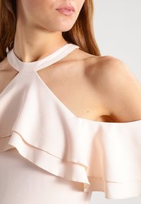 TFNC Cocktailklänning - nude