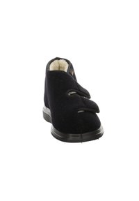 Sort fleece slipper med blødt indre, rund form, to dekorative stropper og en struktureret sort gummisål for greb.