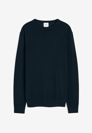 Marineblå strikket sweater med rund hals, lange ærmer, ribbede manchetter og kant, blød tekstur og mærke ved kraven.