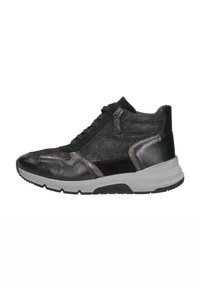 Hoge sneakers met zwart leer en textuur grijze accenten. Rits sluiting aan de zijkant, dikke witte zool en ronde neus.