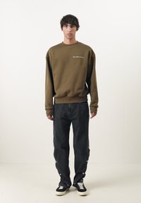 Don't Waste Culture MASON UNISEX - Loose fit -farkut - washed black