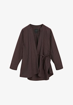 Braun gestreifte Wickeljacke mit V-Ausschnitt, langen Ärmeln und Bindeband. Hergestellt aus leichtem Stoff, mit weißen Nadelstreifen durchgehend.