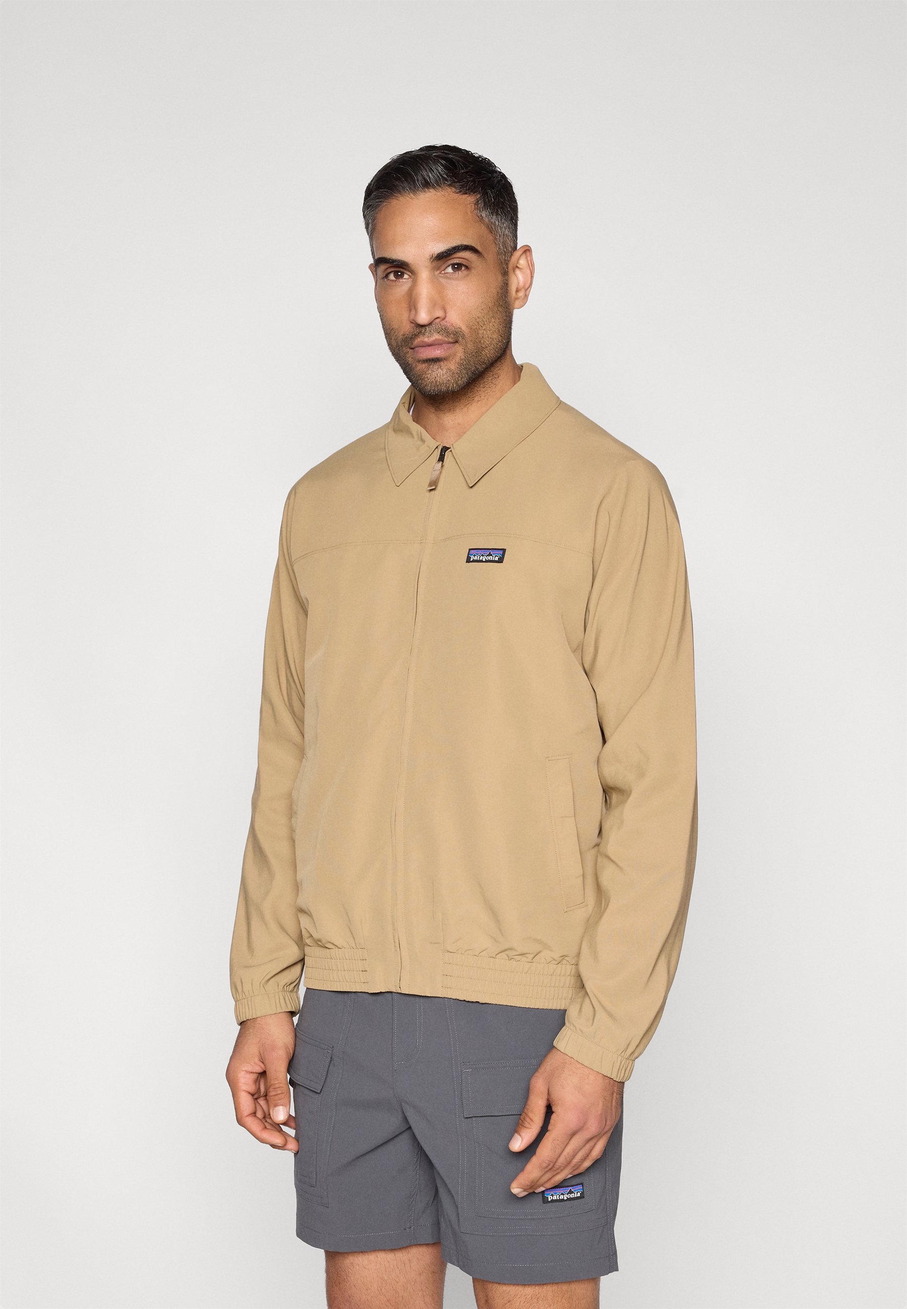 Patagonia ISTHMUS UNLINED - Outdoor jacket - slab khaki/khaki